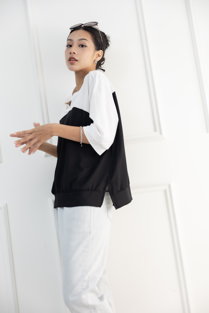 반팔 拼接白色異材質短袖上衣 / 黑色