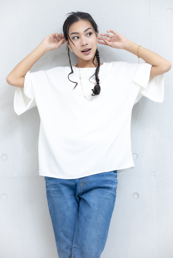 반팔 袖子開衩素色雪紡上衣 / 白色