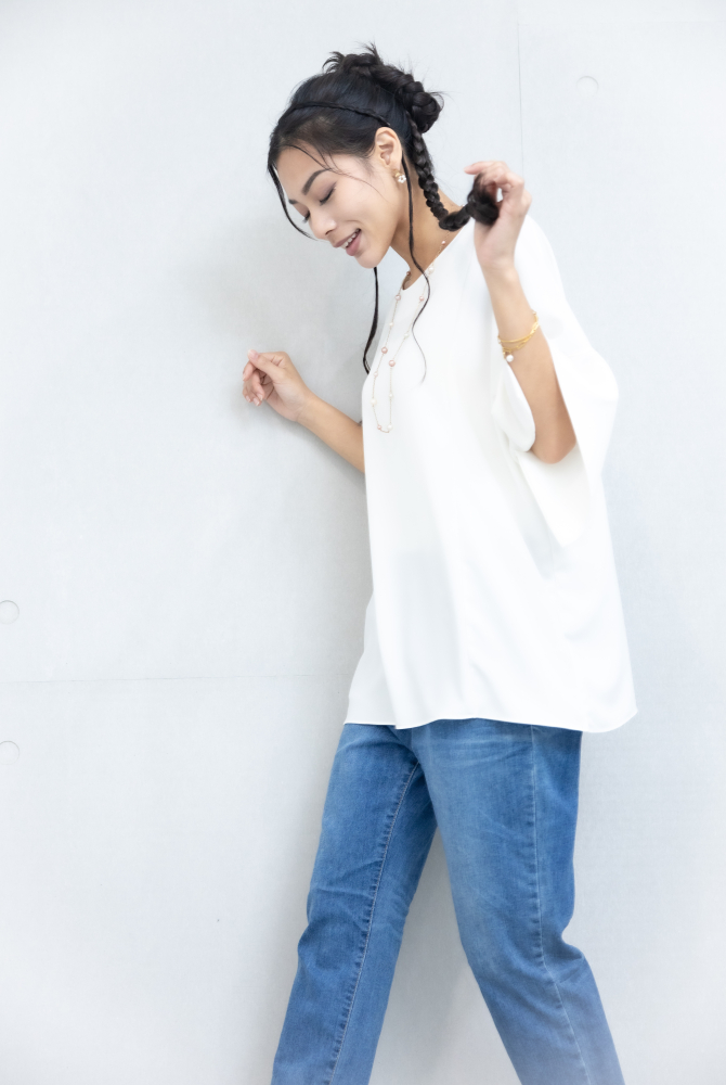 반팔 袖子開衩素色雪紡上衣 / 白色