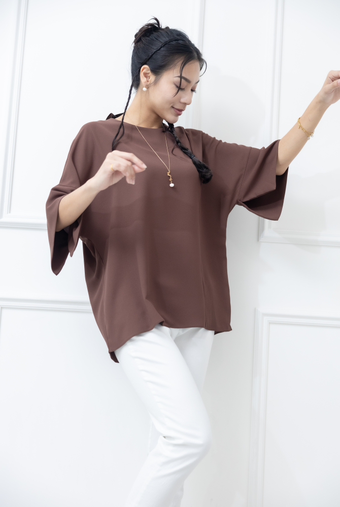 반팔 袖子開衩素色雪紡上衣 / 咖啡色