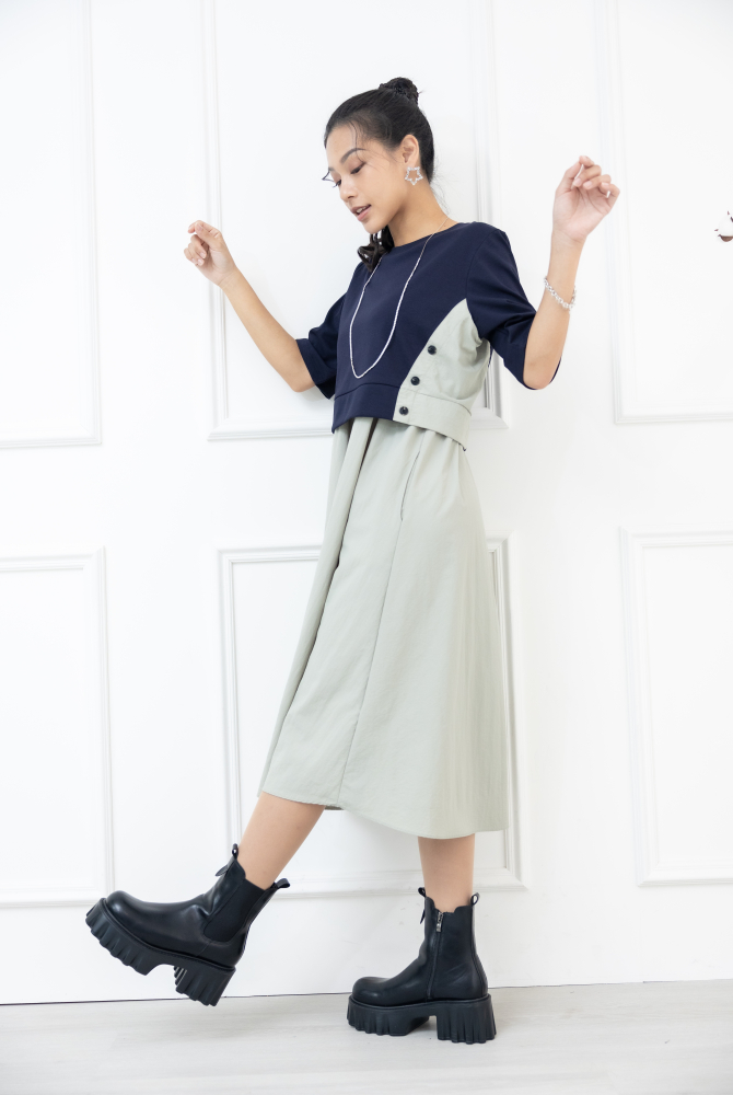 원피스 側腰鈕扣假兩件短袖洋裝 / 淺綠色拼深藍色