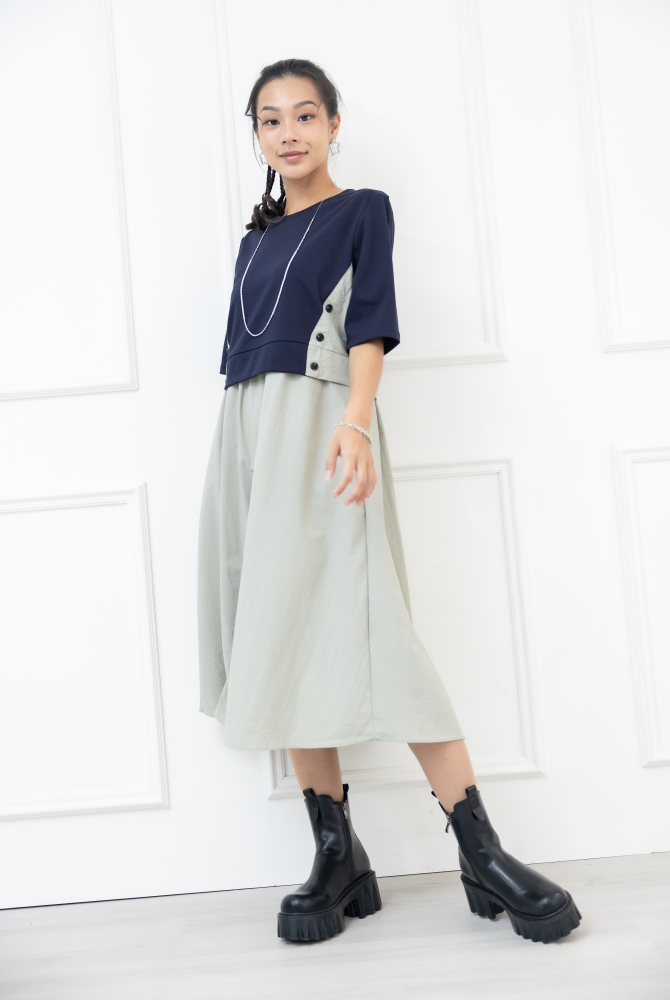 원피스 側腰鈕扣假兩件短袖洋裝 / 淺綠色拼深藍色