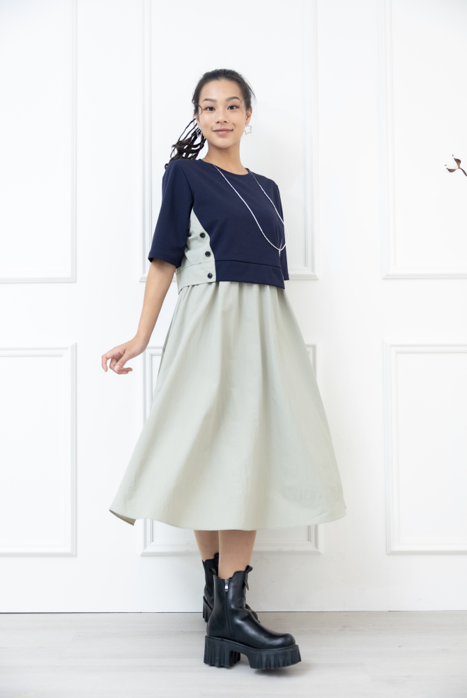 원피스 側腰鈕扣假兩件短袖洋裝 / 淺綠色拼深藍色