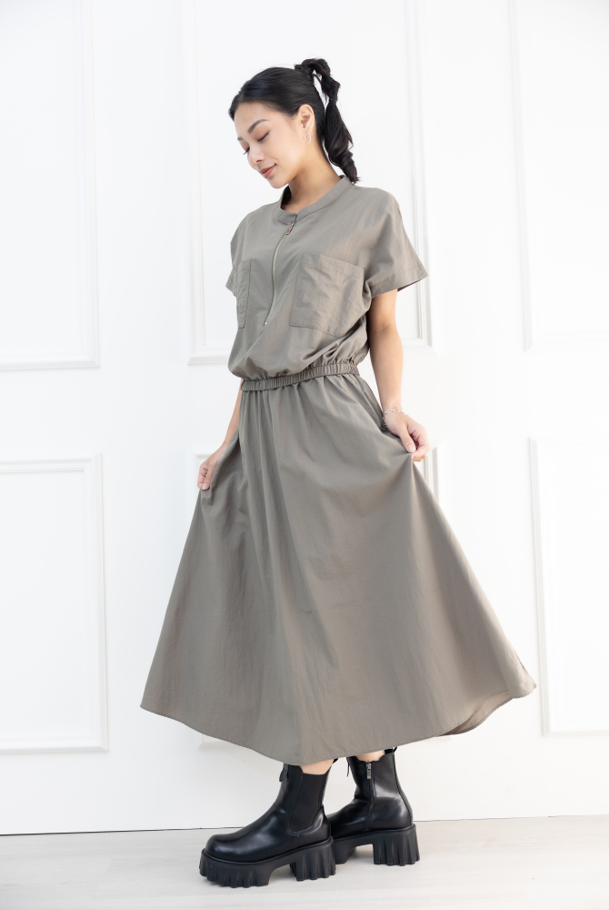 원피스 縮腰無肩線洋裝 / 軍綠色