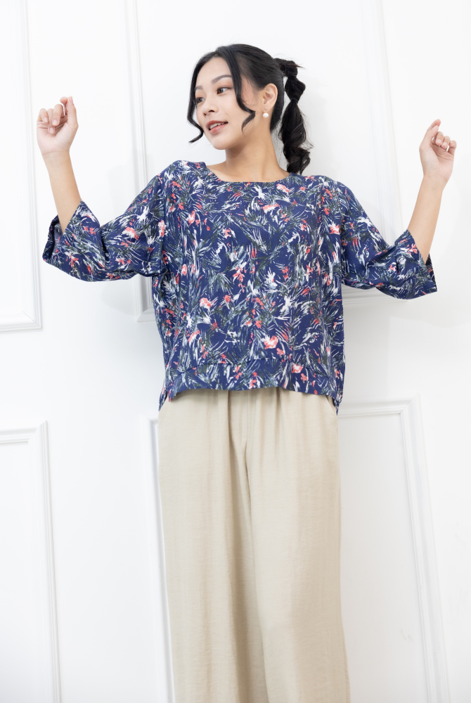 긴팔 滿版植物七分袖上衣 / 深藍色