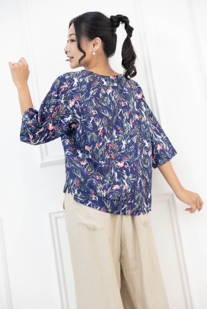 긴팔 滿版植物七分袖上衣 / 深藍色