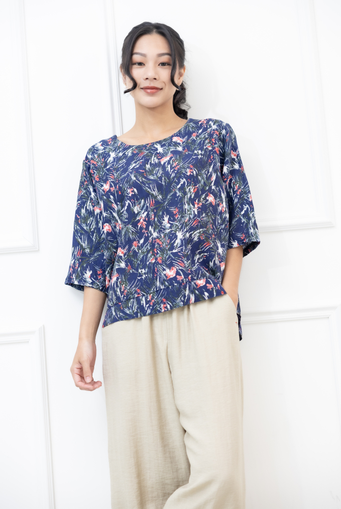 긴팔 滿版植物七分袖上衣 / 深藍色