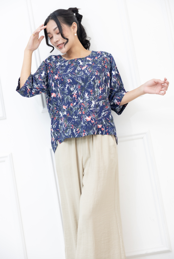 긴팔 滿版植物七分袖上衣 / 深藍色