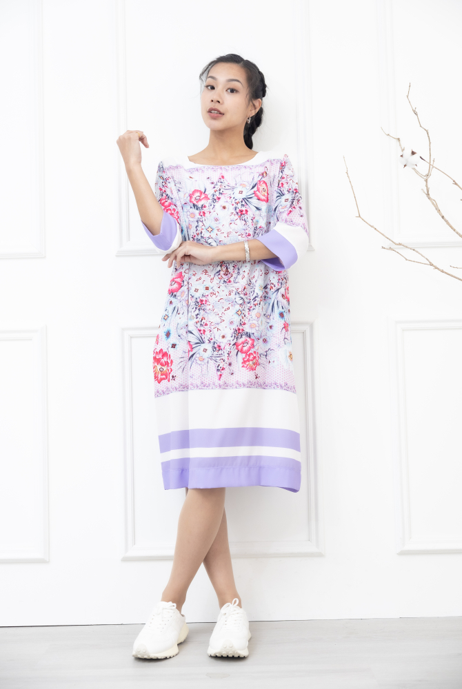 원피스 粉色小點滿版花卉七分袖洋裝 / 米色