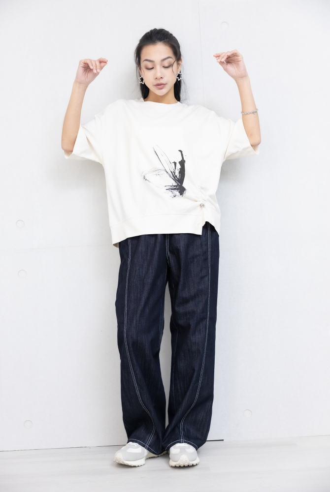 반팔 黑色潑畫五分上衣 / 白色