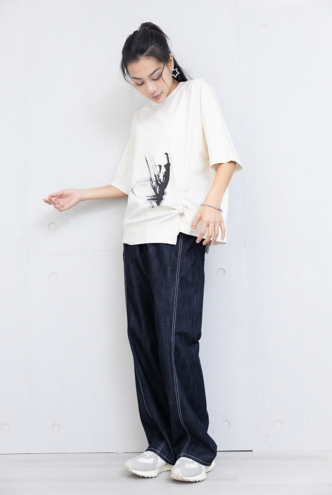 반팔 黑色潑畫五分上衣 / 白色