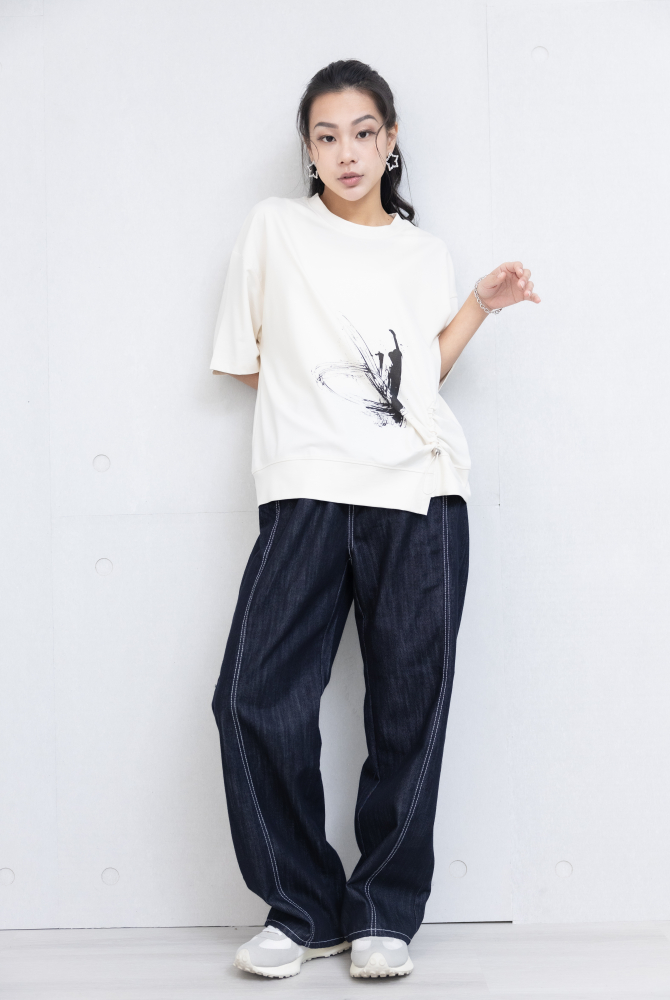 반팔 黑色潑畫五分上衣 / 白色