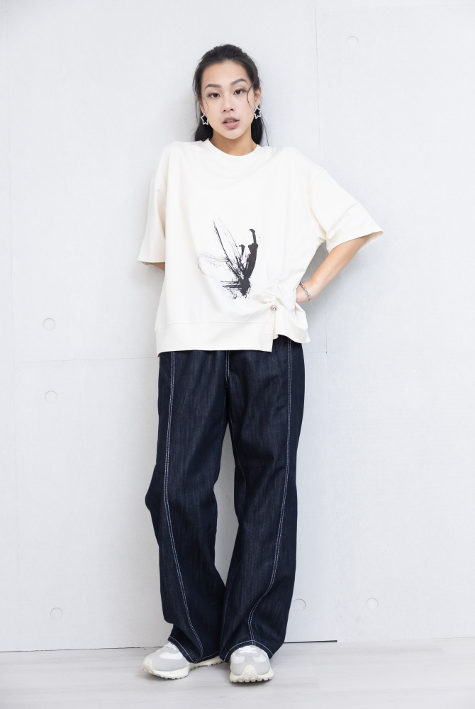 반팔 黑色潑畫五分上衣 / 白色