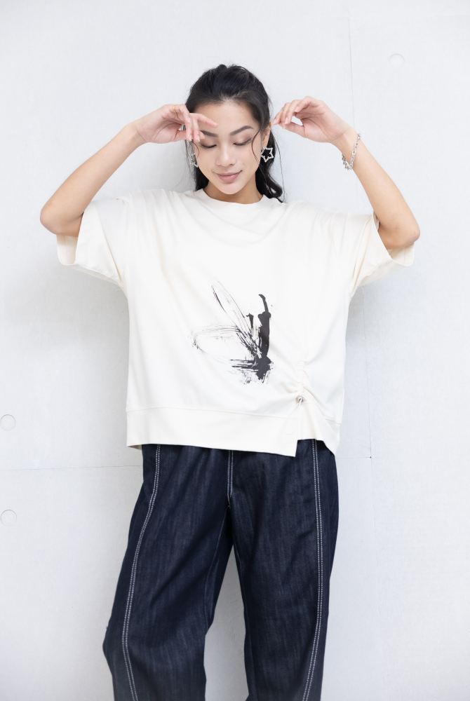 반팔 黑色潑畫五分上衣 / 白色