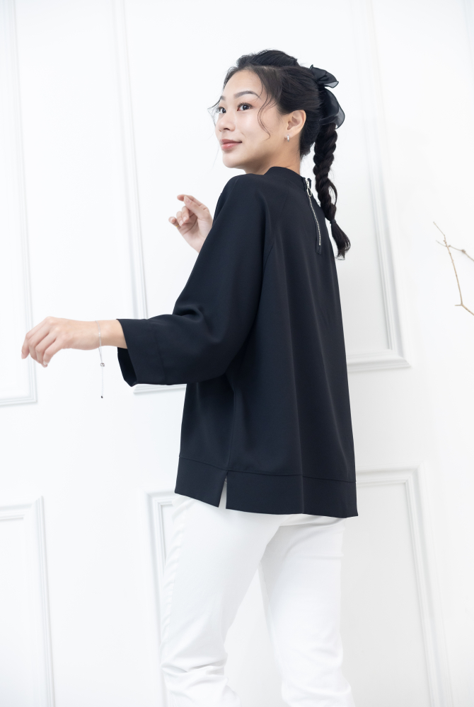 반팔 白色潑畫五分上衣 / 黑色