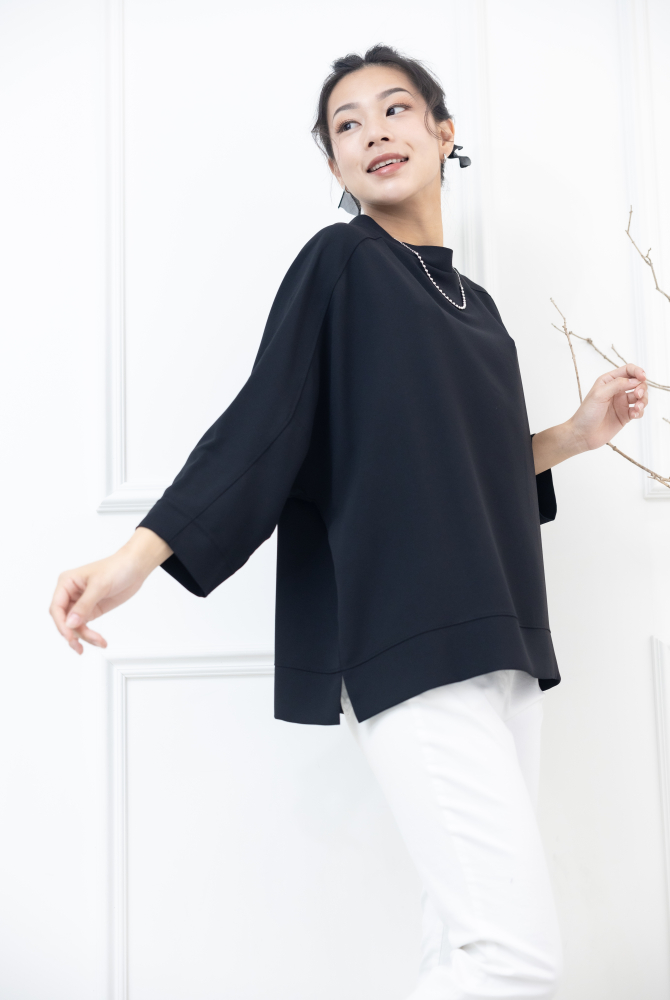 반팔 白色潑畫五分上衣 / 黑色