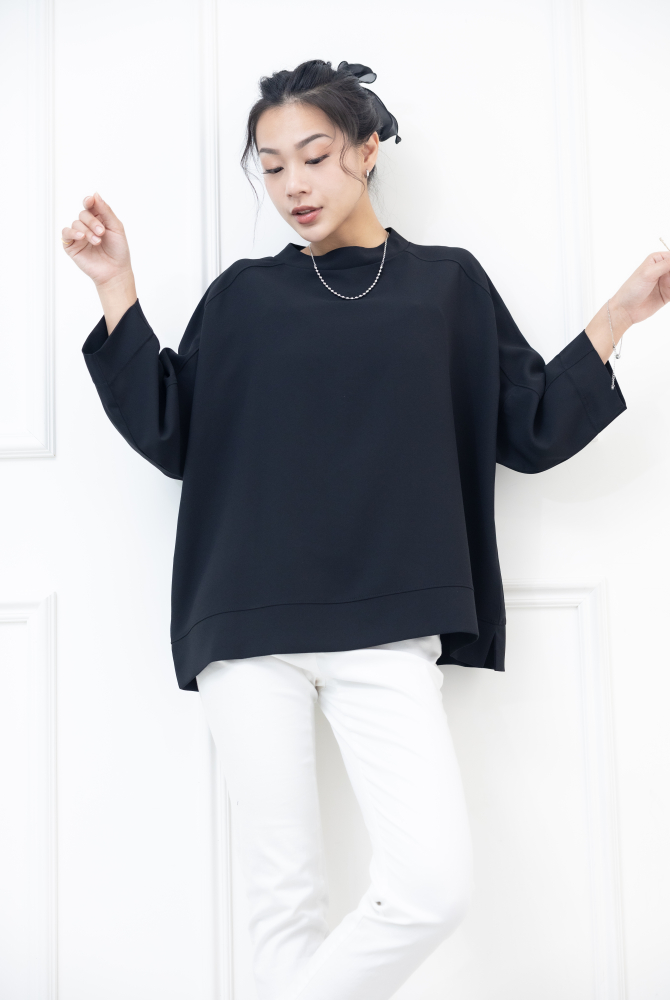 반팔 白色潑畫五分上衣 / 黑色