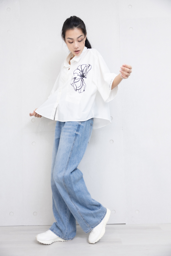 반팔 黑扶桑花六分袖襯衫 / 白色