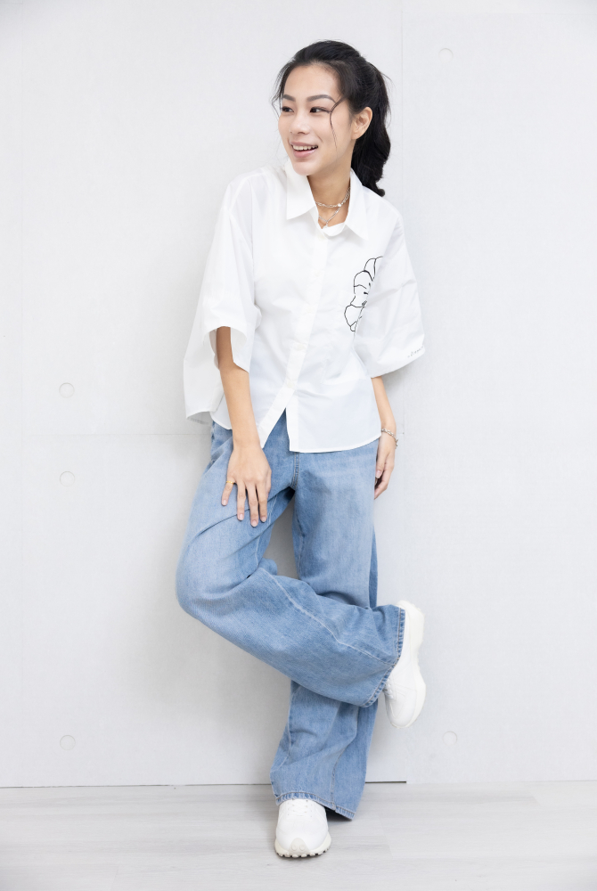 반팔 黑扶桑花六分袖襯衫 / 白色