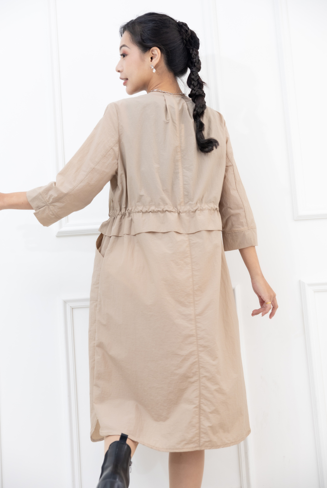 원피스 素面腰部抽繩七分袖洋裝 / 奶茶色