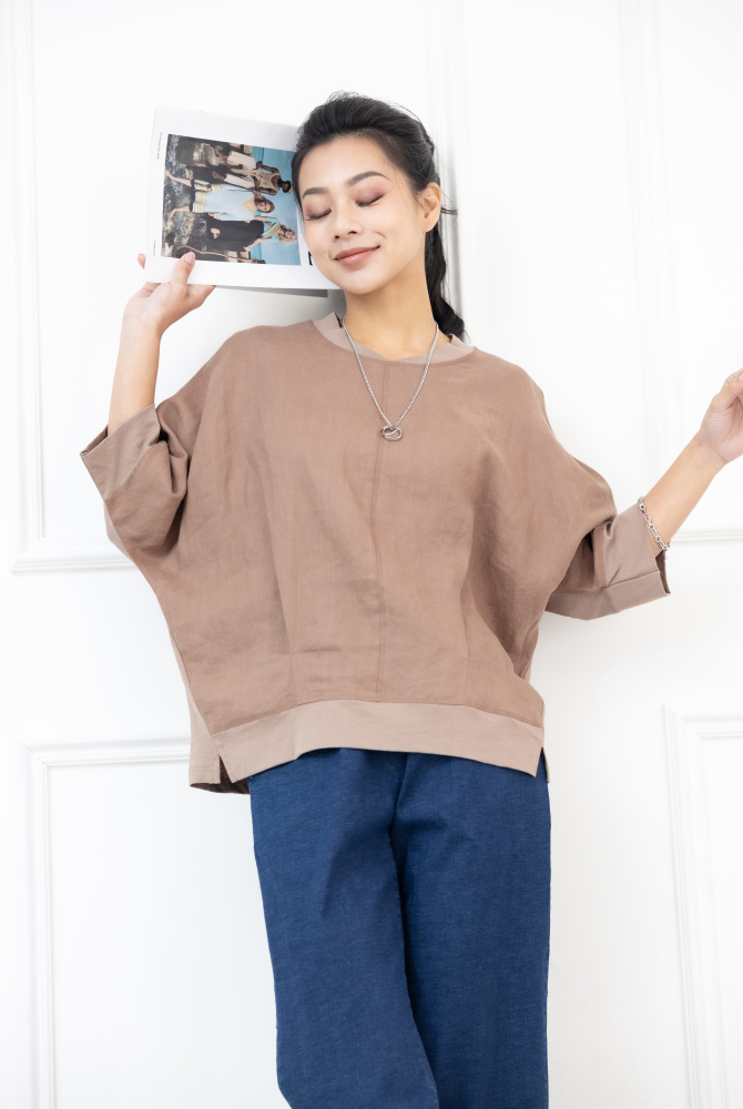 반팔 V領異材質拼接短袖上衣 / 咖啡色