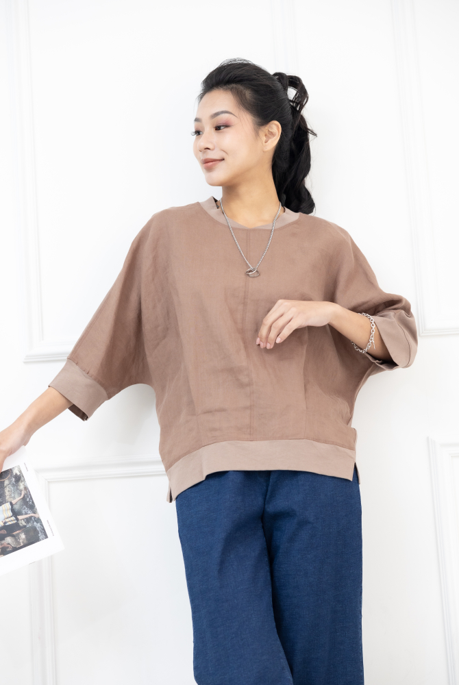 반팔 V領異材質拼接短袖上衣 / 咖啡色