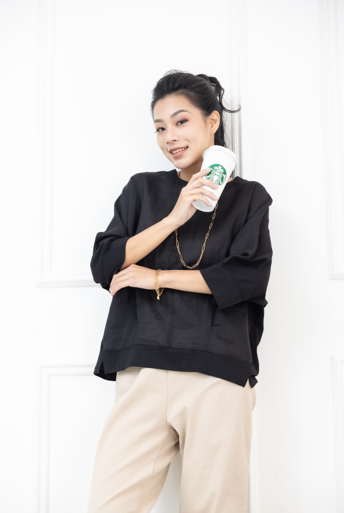 반팔 V領異材質拼接短袖上衣 / 黑色