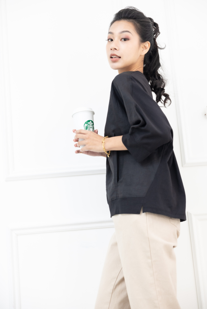 반팔 V領異材質拼接短袖上衣 / 黑色