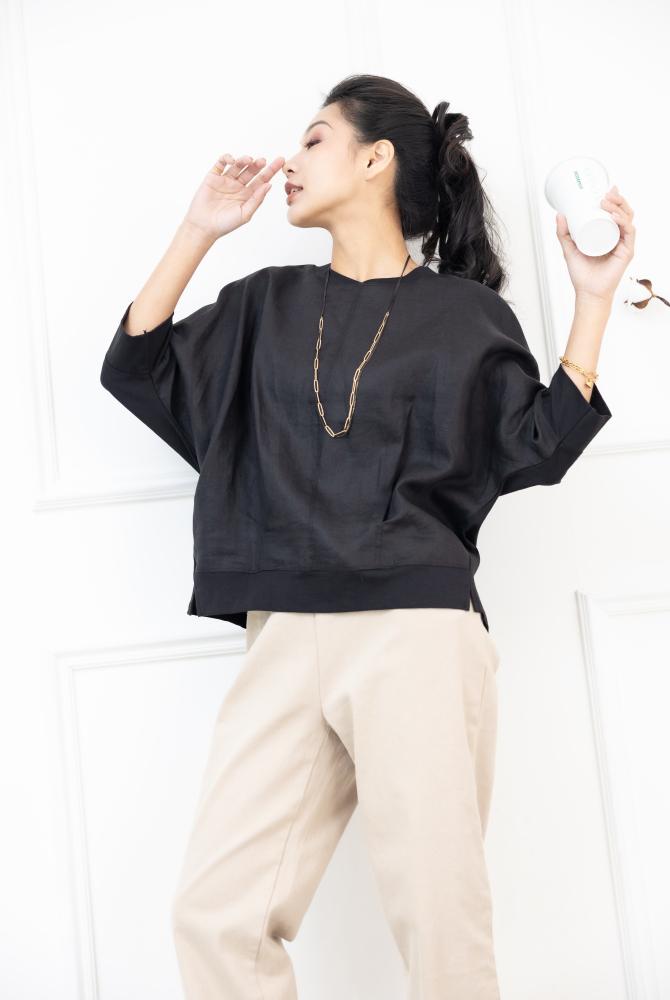 반팔 V領異材質拼接短袖上衣 / 黑色