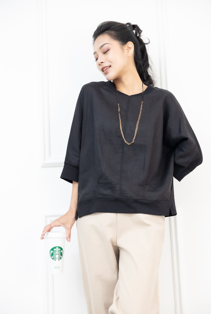 반팔 V領異材質拼接短袖上衣 / 黑色