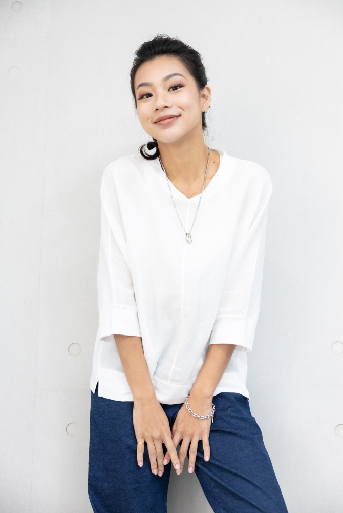 반팔 V領異材質拼接短袖上衣 / 白色