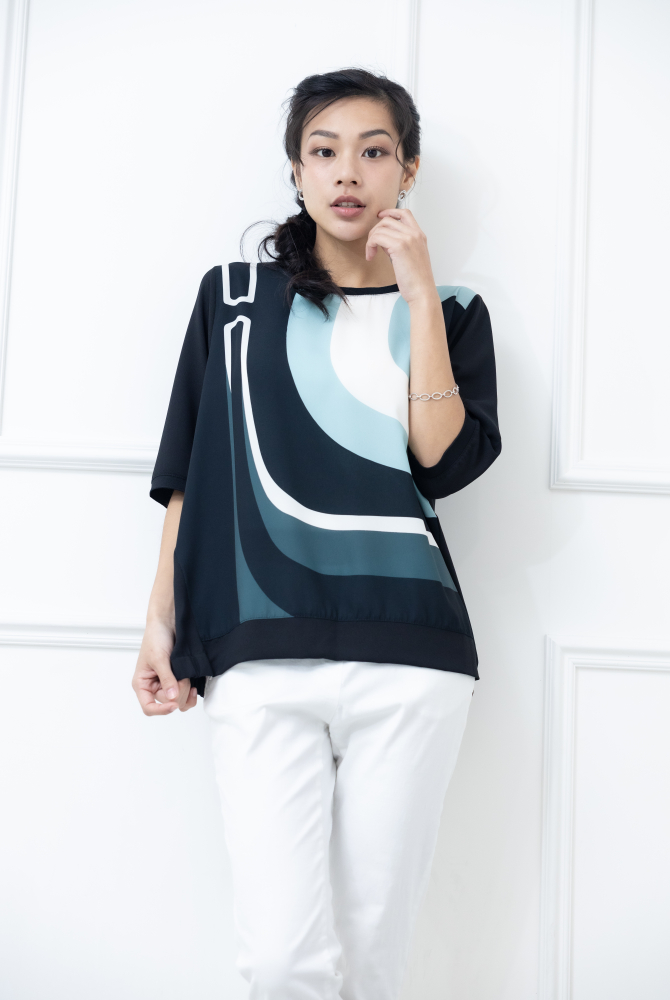 반팔 綠白線條色塊短袖上衣 / 黑色