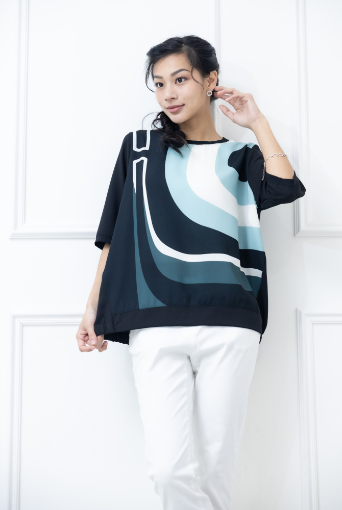 반팔 綠白線條色塊短袖上衣 / 黑色