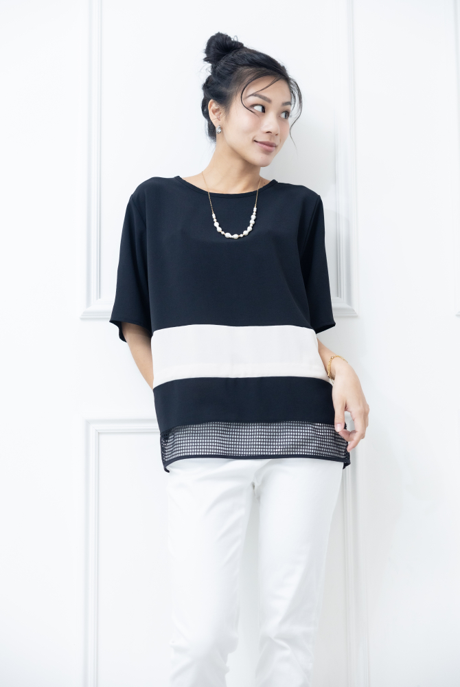 반팔 下擺裸空五分袖上衣 / 黑色絣米色