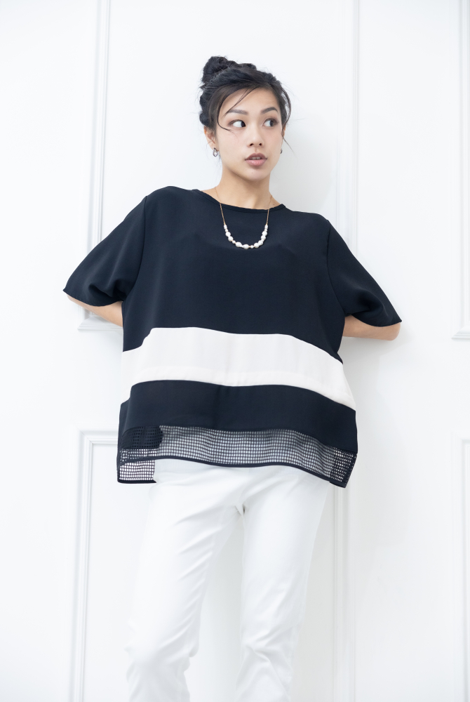 반팔 下擺裸空五分袖上衣 / 黑色絣米色