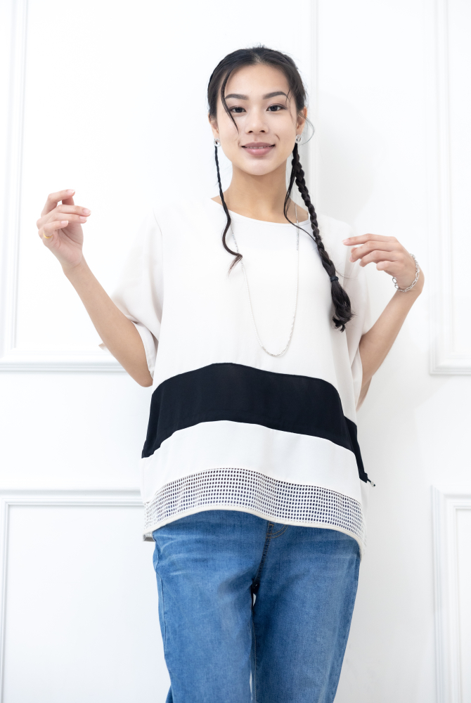 반팔 下擺裸空五分袖上衣 / 米色絣黑色