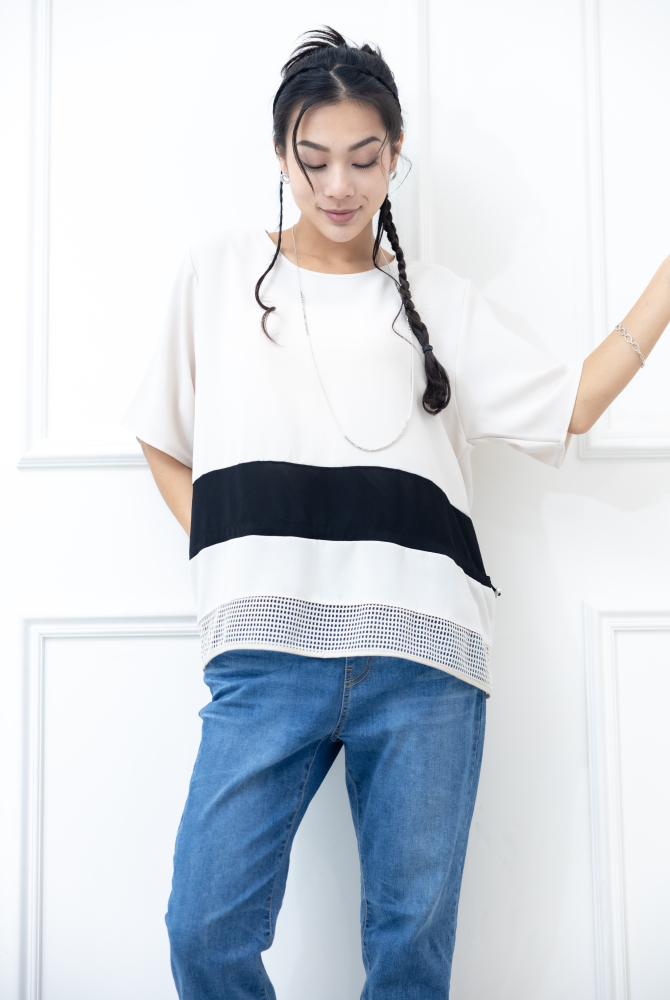 반팔 下擺裸空五分袖上衣 / 米色絣黑色