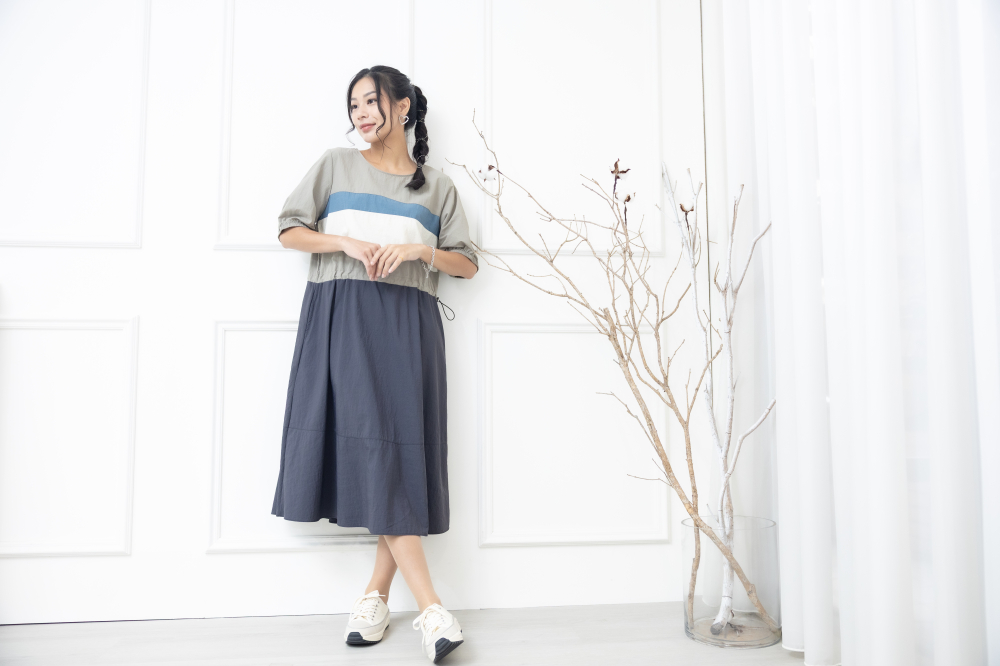 원피스 米.藍色橫條紋腰部抽繩五分袖洋裝 / 灰色