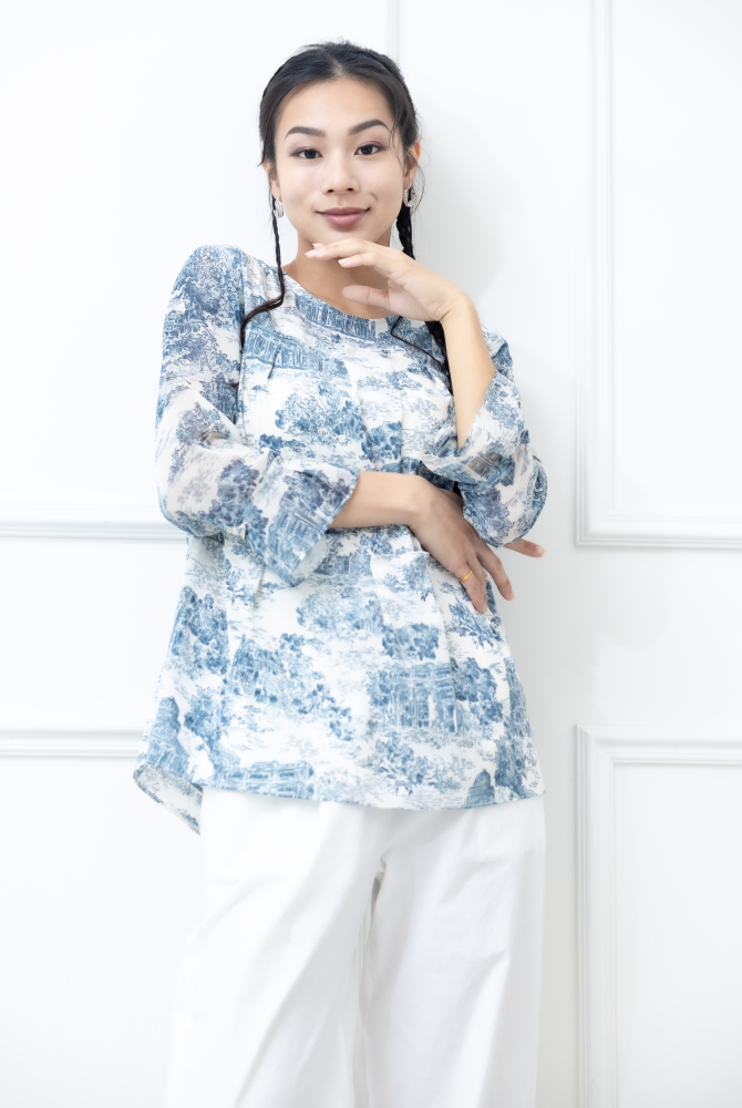 긴팔 藍色建築物喇叭袖長袖上衣 / 白色