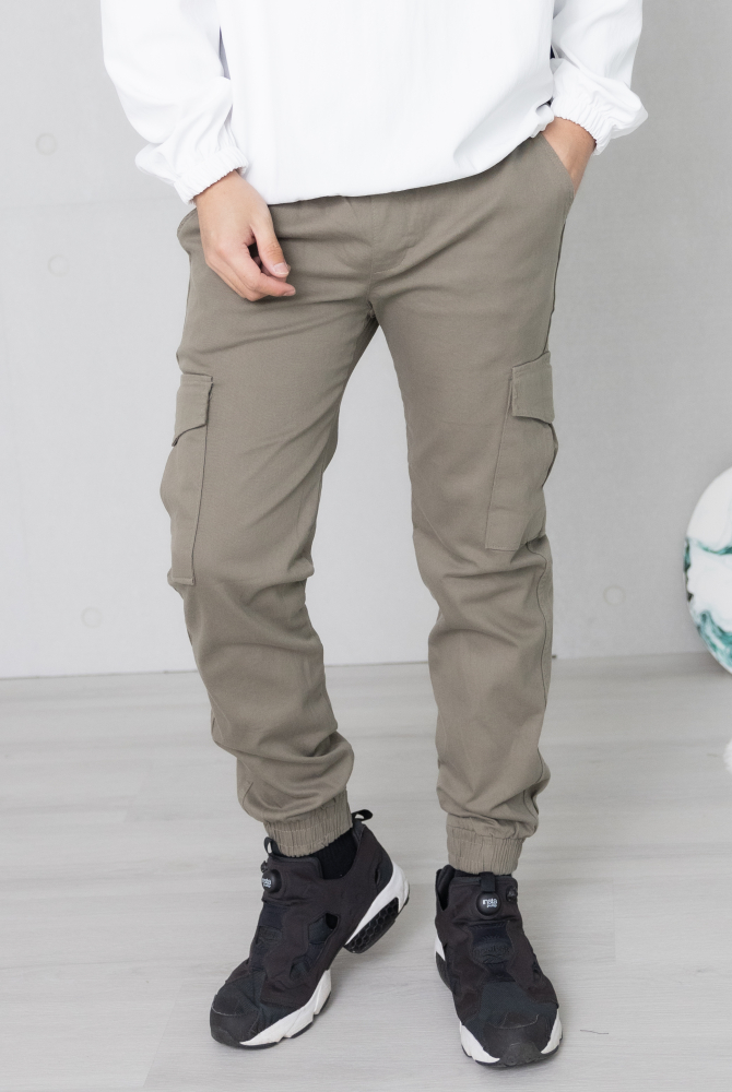 긴 바지 鬆緊合身大口袋長褲／卡其色