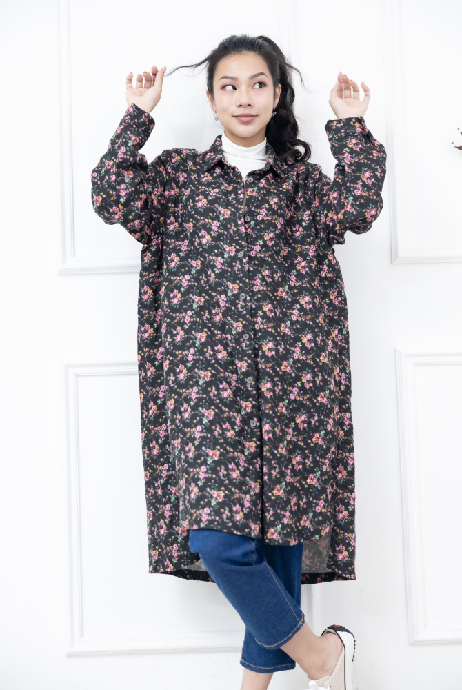 코트 翻領粉紅碎花外套 / 黑色