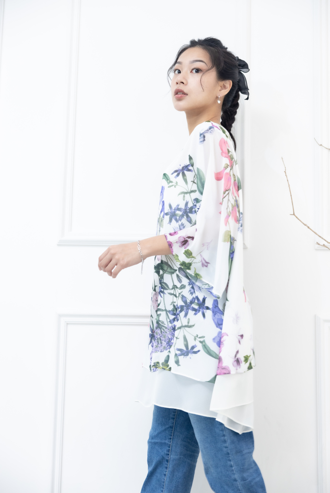 긴팔 粉.紫色花材.綠葉兩層七分袖上衣 / 白色