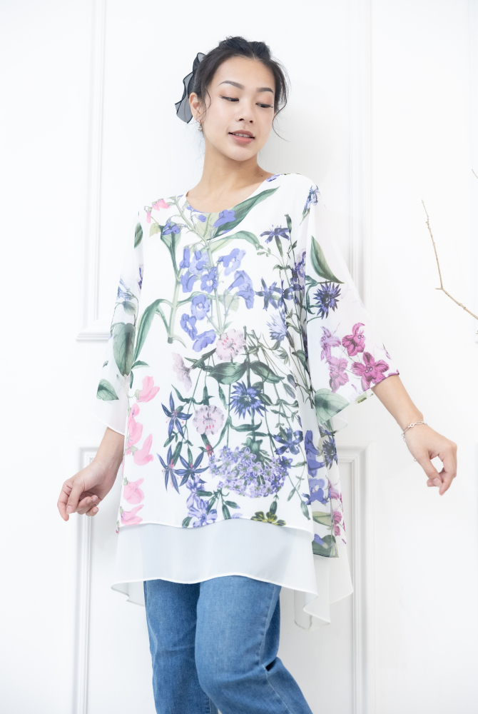 긴팔 粉.紫色花材.綠葉兩層七分袖上衣 / 白色