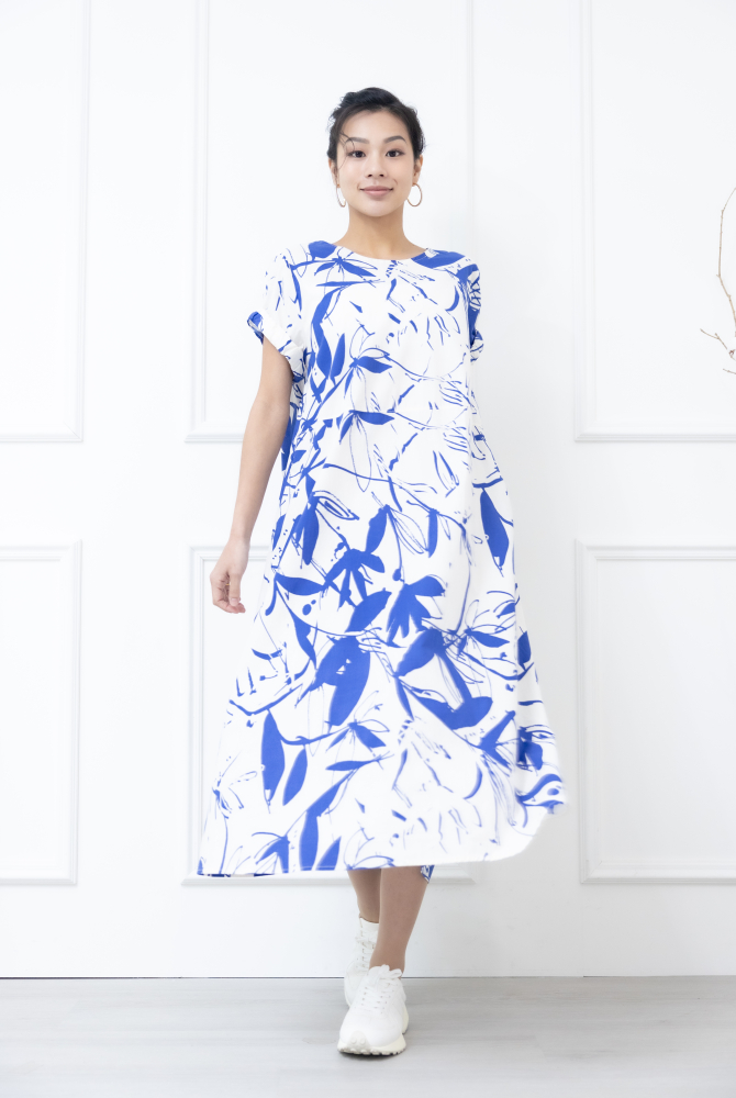 원피스 藍色墨水畫花材袖口反褶洋裝 / 米白色