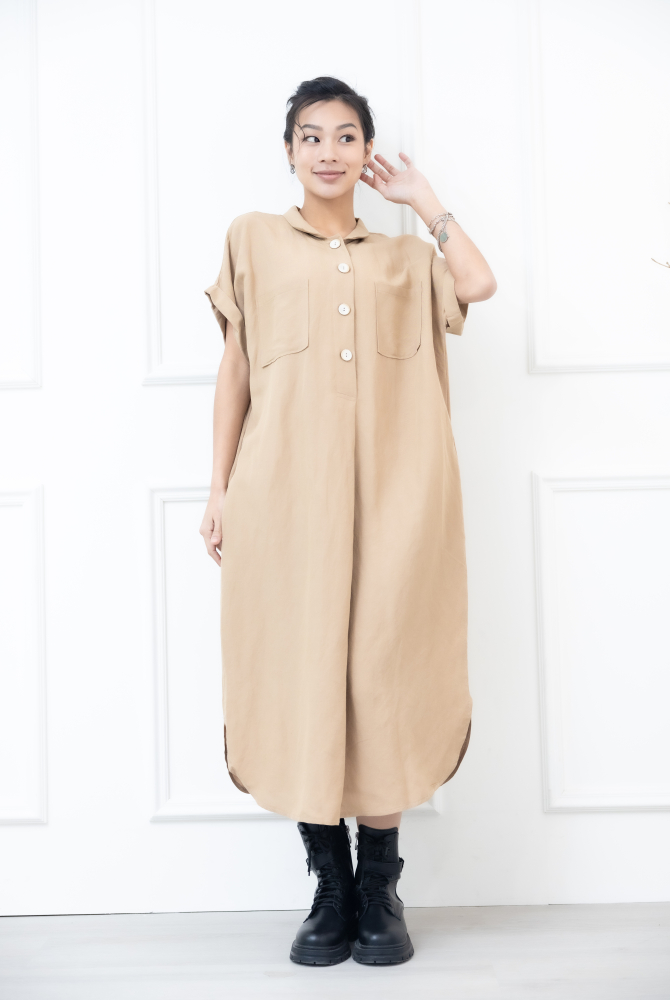 원피스 襯衫領胸前雙口袋短袖洋裝 / 卡其色