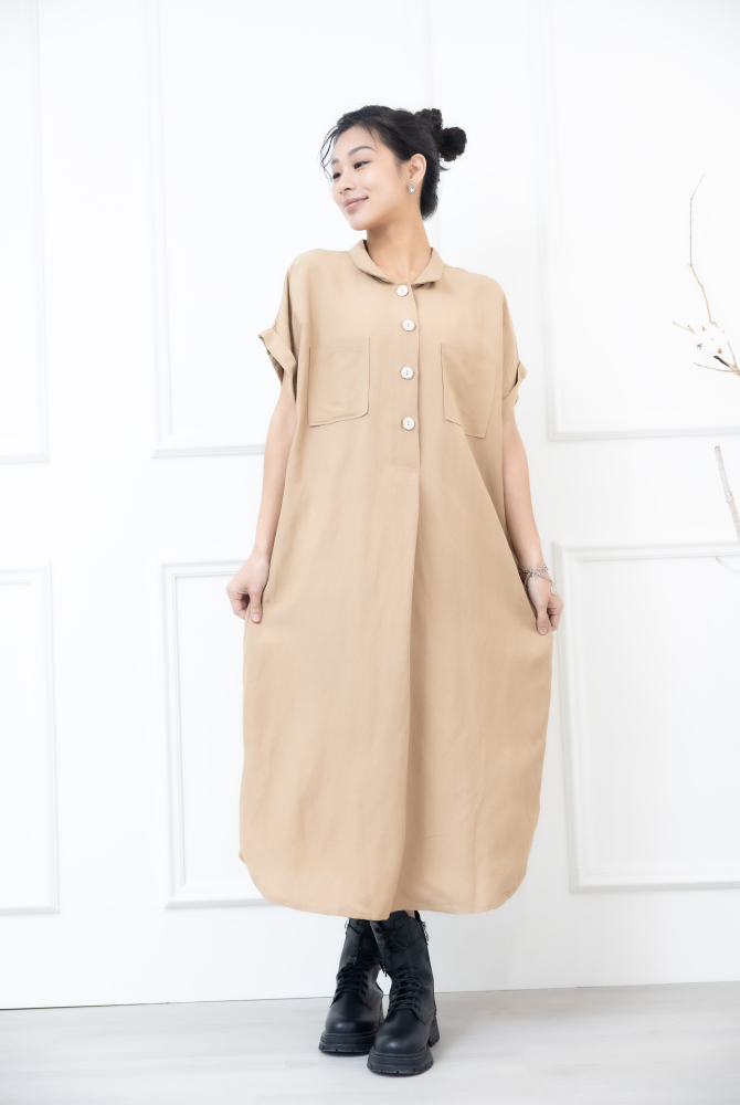 원피스 襯衫領胸前雙口袋短袖洋裝 / 卡其色