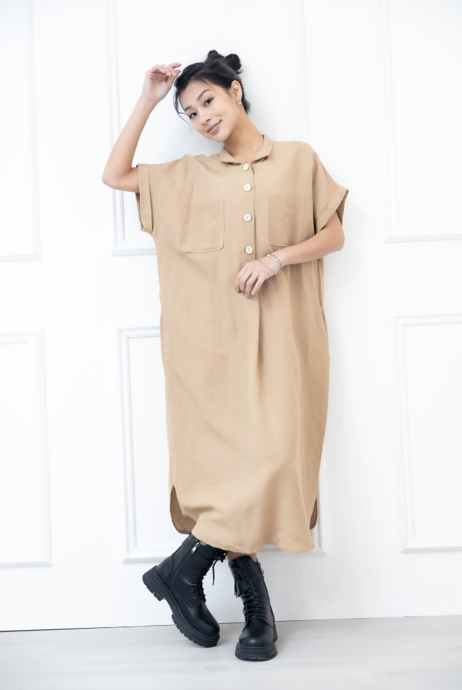 원피스 襯衫領胸前雙口袋短袖洋裝 / 卡其色