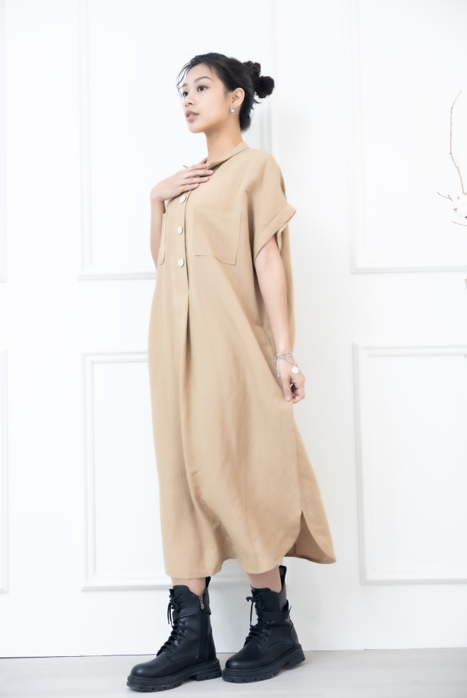 원피스 襯衫領胸前雙口袋短袖洋裝 / 卡其色