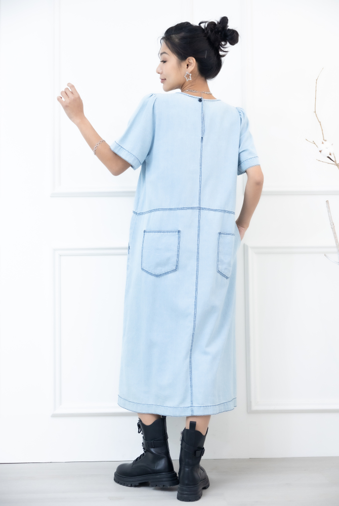 원피스 素面雙口袋A字牛仔短袖洋裝 / 淺藍色