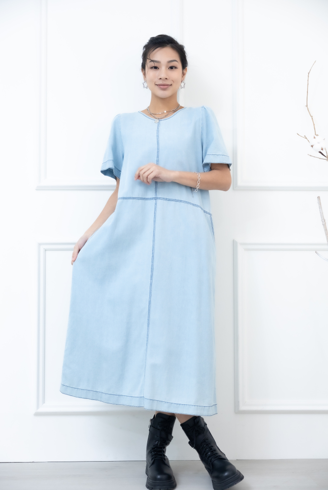 원피스 素面雙口袋A字牛仔短袖洋裝 / 淺藍色